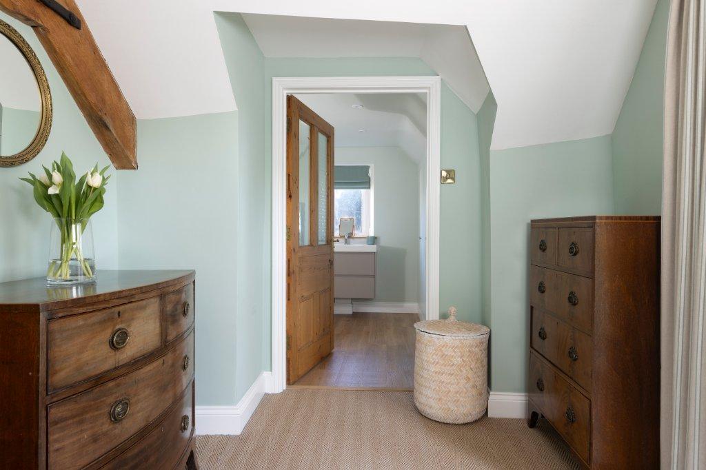 Bedroom To En-Suite