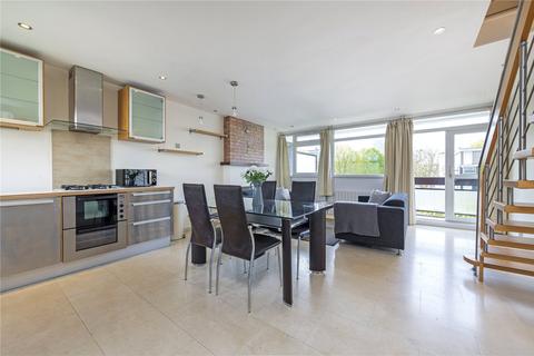 3 bedroom flat to rent, Westbridge Road, London, SW11