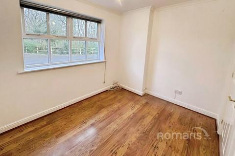 undefined, Richmond Close, Farnborough, Hampshire, GU14