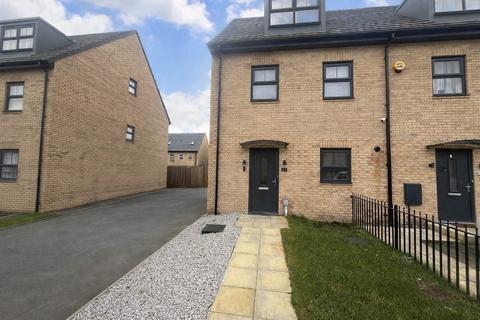 3 bedroom end of terrace house for sale, Brigham Grove, Hull