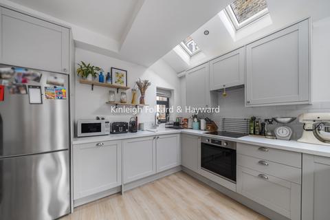 2 bedroom flat to rent, Letchworth Street, Tooting, London, SW17