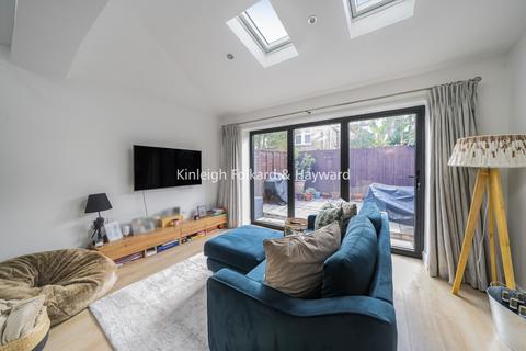 2 bedroom flat to rent, Letchworth Street, Tooting, London, SW17