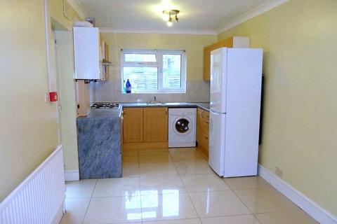 1 bedroom apartment to rent, Craven Avenue, Ealing