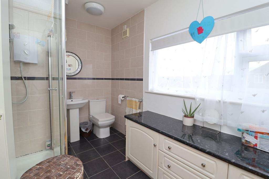Ensuite
