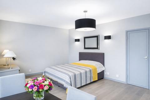 undefined, Lower Sloane Street, Chelsea SW1W