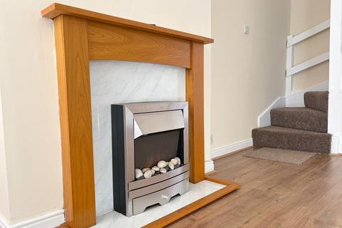 2 bedroom terraced house to rent, Dunster Street, Leicester, LE3