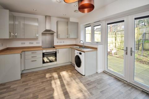 3 bedroom end of terrace house for sale, Salts Mews, Bradford BD18