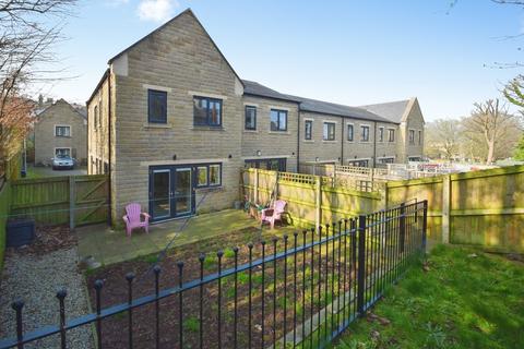 3 bedroom end of terrace house for sale, Salts Mews, Bradford BD18