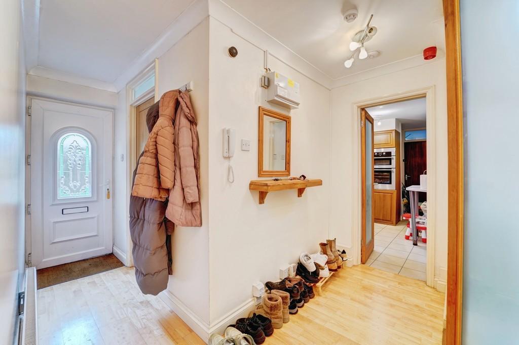Hallwayshot2
