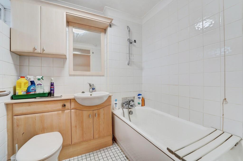 Bathroomshot2