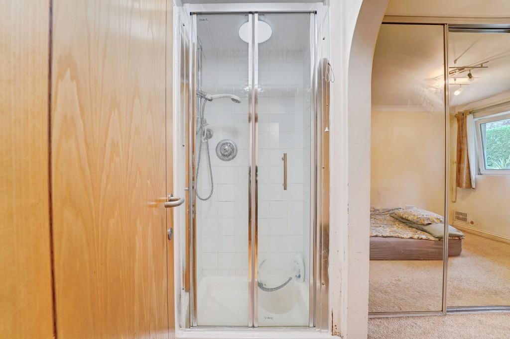 Bedroom2showershot1