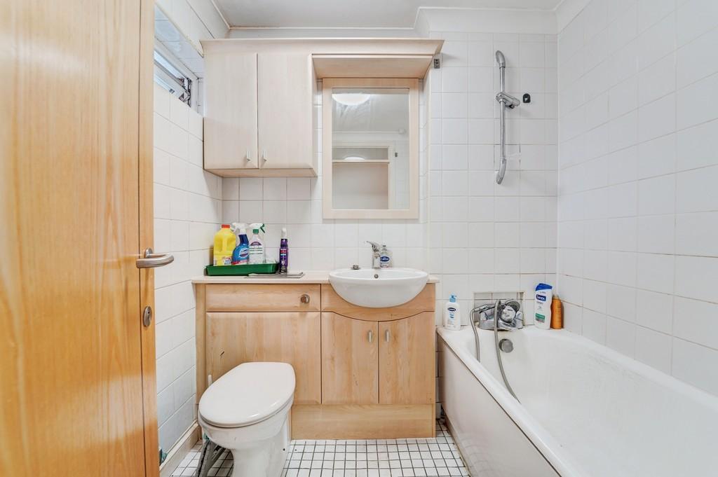 Bathroomshot1