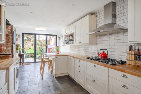 4 bedroom end of terrace house for sale, Oakhill Road, Sutton