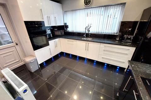 3 bedroom end of terrace house for sale, Cudworth Road, Blackley, M9