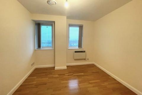 2 bedroom flat to rent, Sydney Road, Enfield EN2