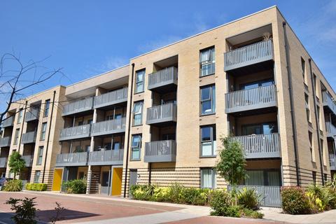 1 bedroom flat for sale - Merriam Close, Highams Park , London. E4 9JQ