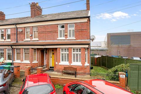 3 bedroom end of terrace house for sale - Worsley Grove, Manchester M19