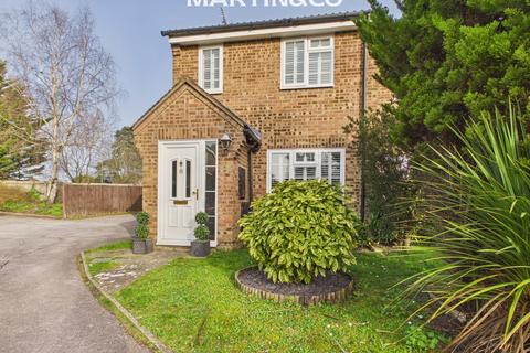 3 bedroom end of terrace house for sale, Bernersh Close, Sandhurst