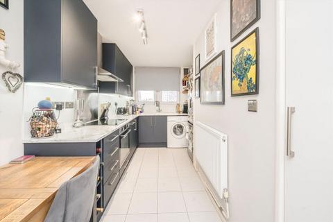 1 bedroom flat for sale, Justin Close, Brentford TW8