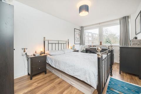 1 bedroom flat for sale, Justin Close, Brentford TW8