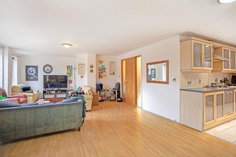 21 bedroom apartment for sale, 3 x 3 beds + 6 x 2 beds tenanted city centre apartments