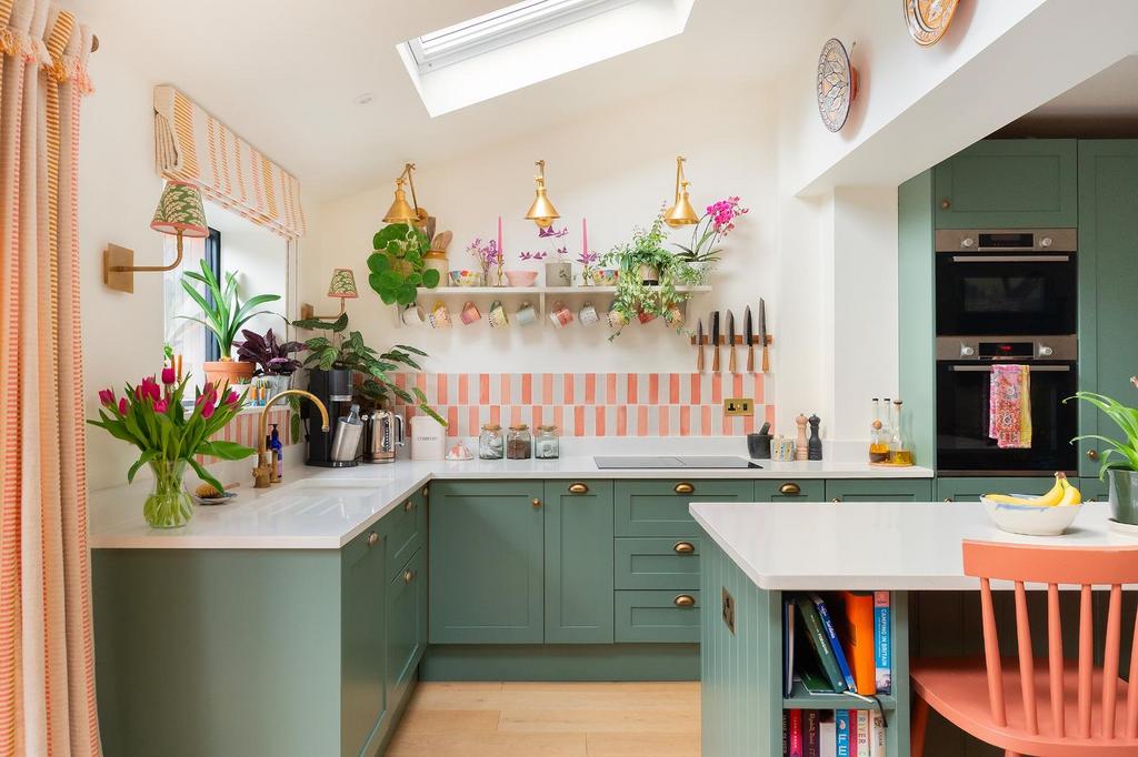 4 S2 WRSW - Kitchen Diner L.jpg