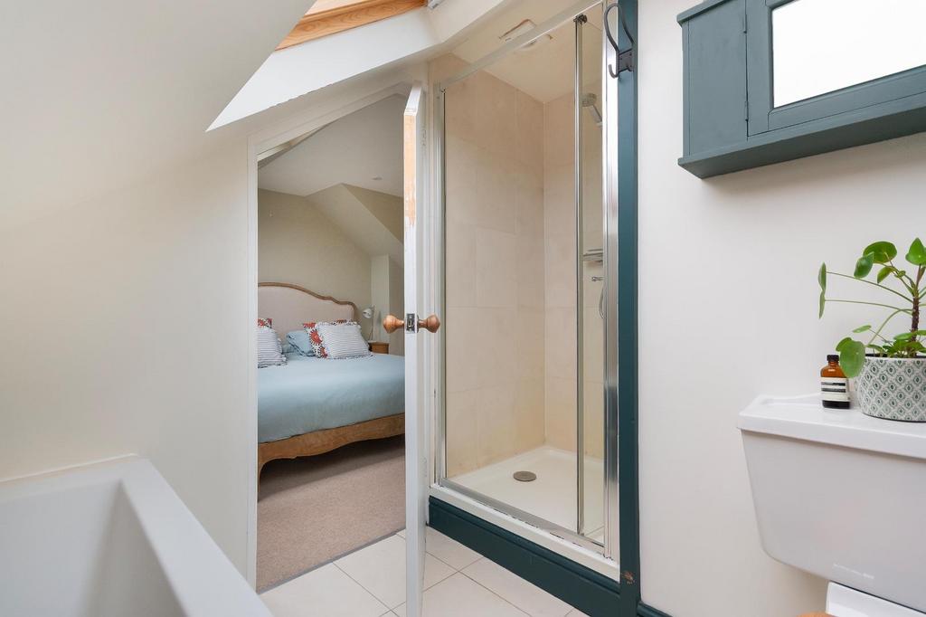 4 S2 WRSW - Ensuite A.jpg