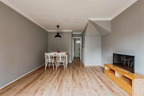 2 bedroom end of terrace house for sale, Keats Avenue, Redhill