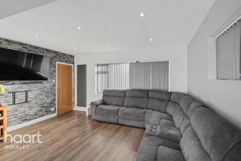 4 bedroom detached house for sale, Chestnut Path, Rochford