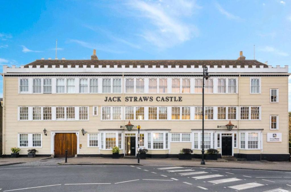 Jack-straws-castle-north-end-way-nw3