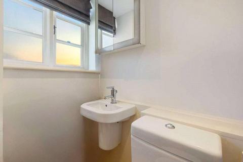 2 bedroom terraced house to rent, Jack Straws Castle North End Way NW3