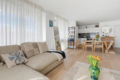 2 bedroom apartment for sale, James Cook Building, Royal Wharf, E16