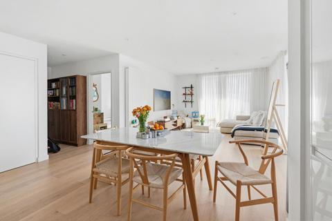 2 bedroom apartment for sale, James Cook Building, Royal Wharf, E16