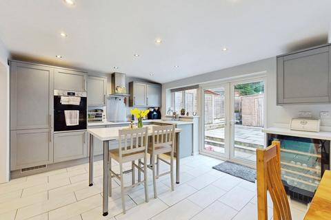 3 bedroom detached house for sale, Whiteley Croft Road, Otley