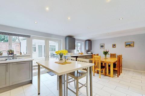 3 bedroom detached house for sale, Whiteley Croft Road, Otley