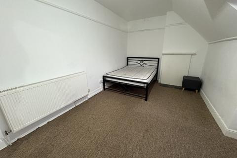 undefined, Hampton Road West, Feltham