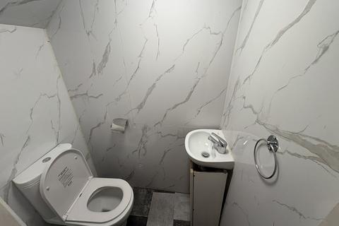 undefined, Hampton Road West, Feltham
