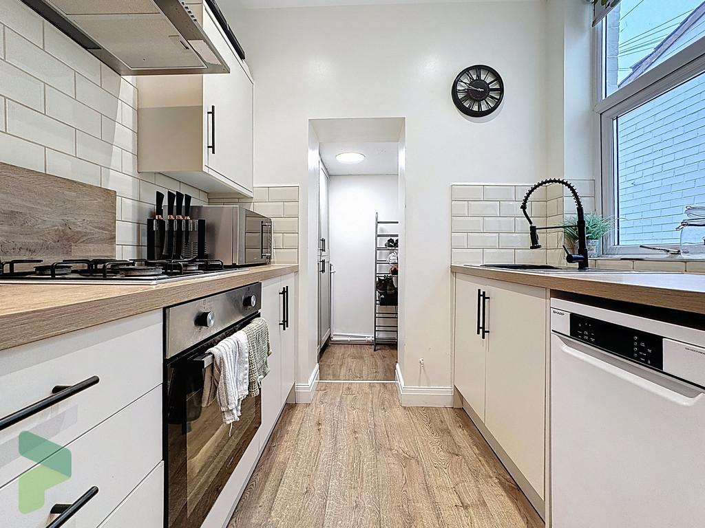 Fitted kitchen