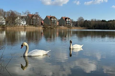 2 bedroom apartment for sale - Lake Avenue, Camberley GU16