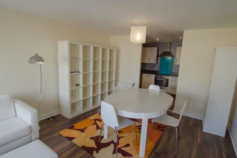 2 bedroom apartment to rent, Seven Sisters Road, London N4