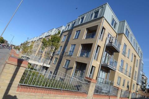 2 bedroom apartment to rent, Seven Sisters Road, London N4