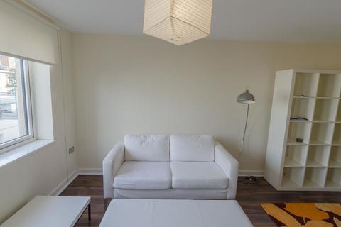 2 bedroom apartment to rent, Seven Sisters Road, London N4