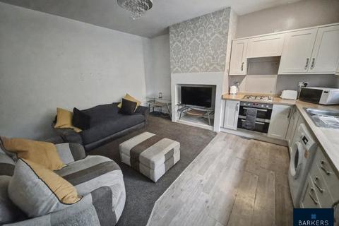 3 bedroom terraced house for sale, Bradford Road, Batley