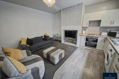 3 bedroom terraced house for sale, Bradford Road, Batley