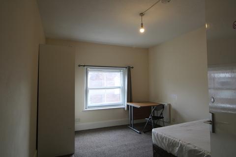 1 bedroom in a flat share to rent, St. Botolphs Street, Colchester