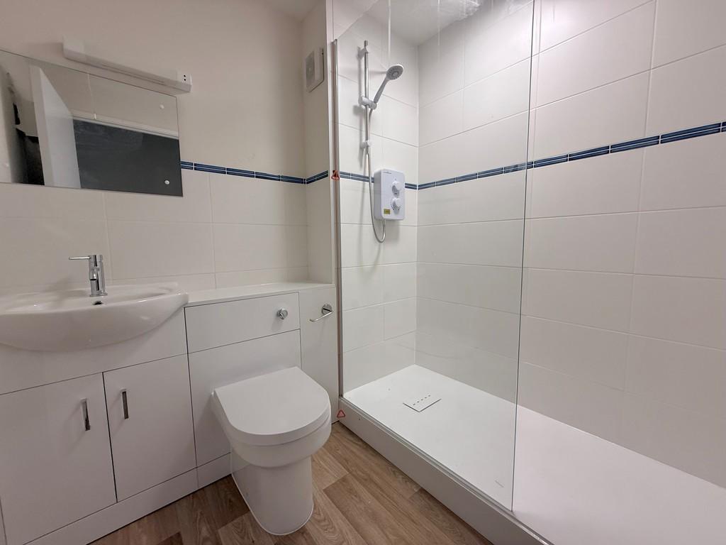 6 Nordseter Lodge Shower