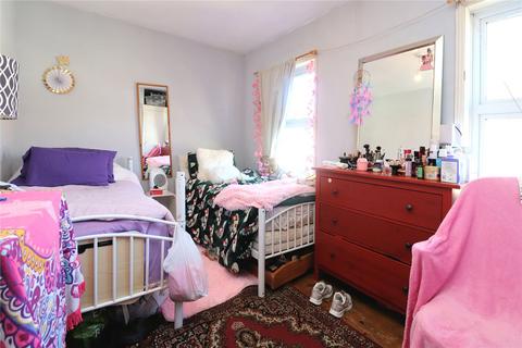 undefined, Courtenay Road, Surrey GU21