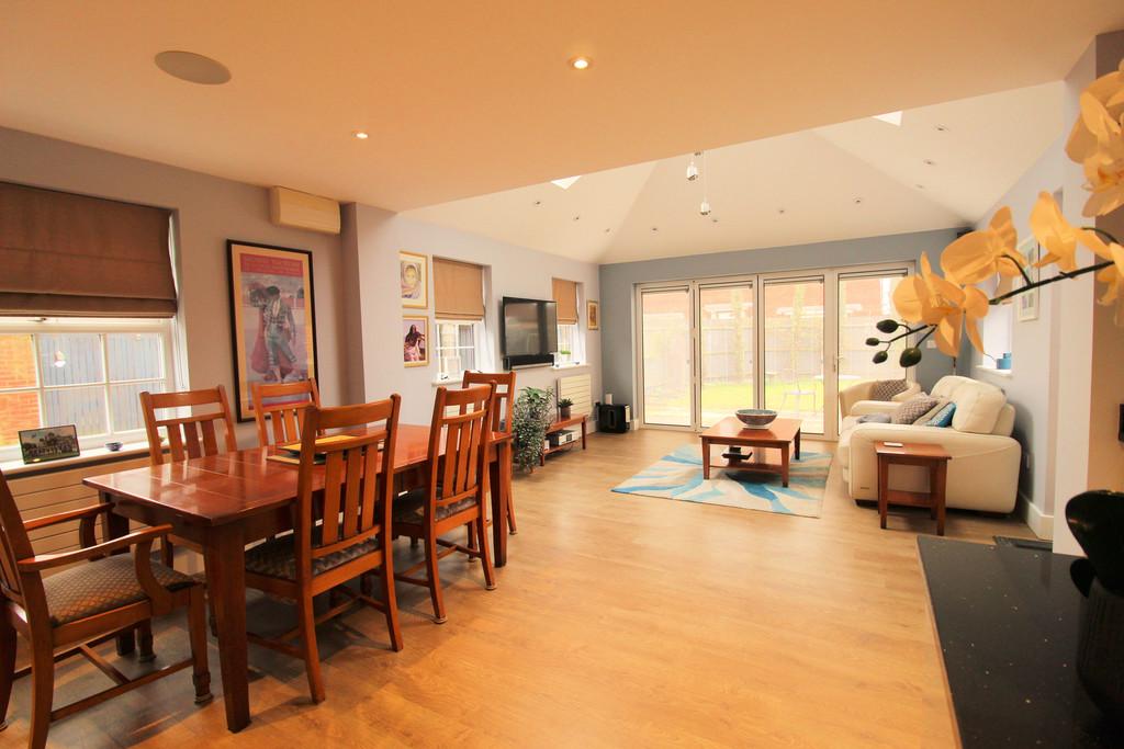 Kitchen diner