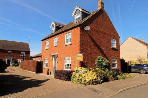 4 bedroom townhouse for sale, Boxall Close, Potton, Sandy