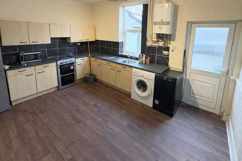 2 bedroom terraced house to rent, Brindley Street, Manchester, M27